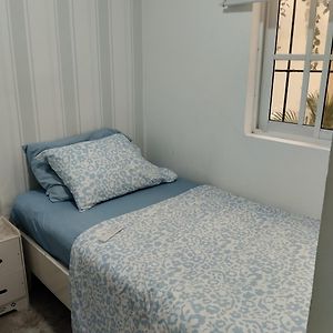 Nely y Pietro share apartment
